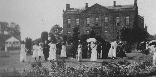 Visit of Princess Victoria of Schleswig Holstein to Bruern fete 1911