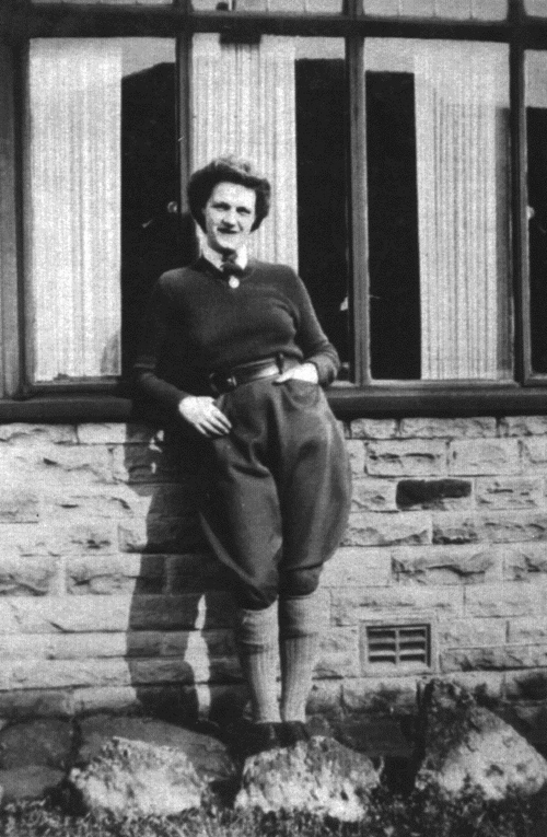 Dorothy Treweeke in her Land Army uniform (1942) 