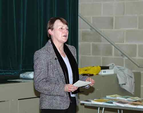 Kate Tiller addresses the Society members on the occasion of the 25th Anniversary meeting