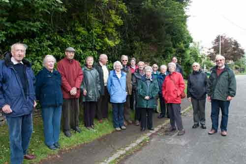 A walking tour of Ascott conducted by Wendy Pearse. Wendy in red coat as…